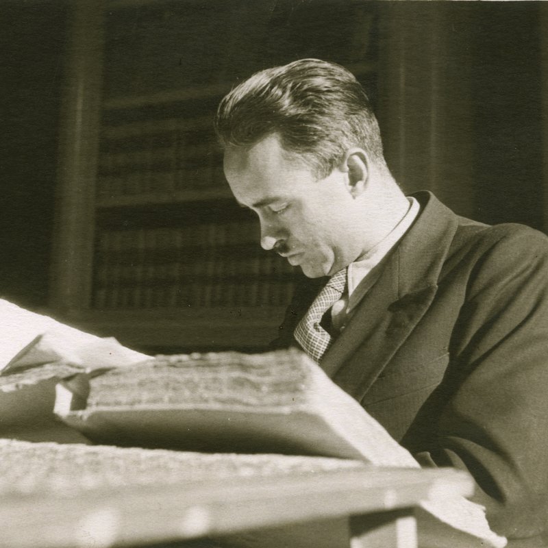 Middledorf, University of Chicago Photographic Archive, [apf1-00853], Special Collections Research Center, University of Chicago Library. 